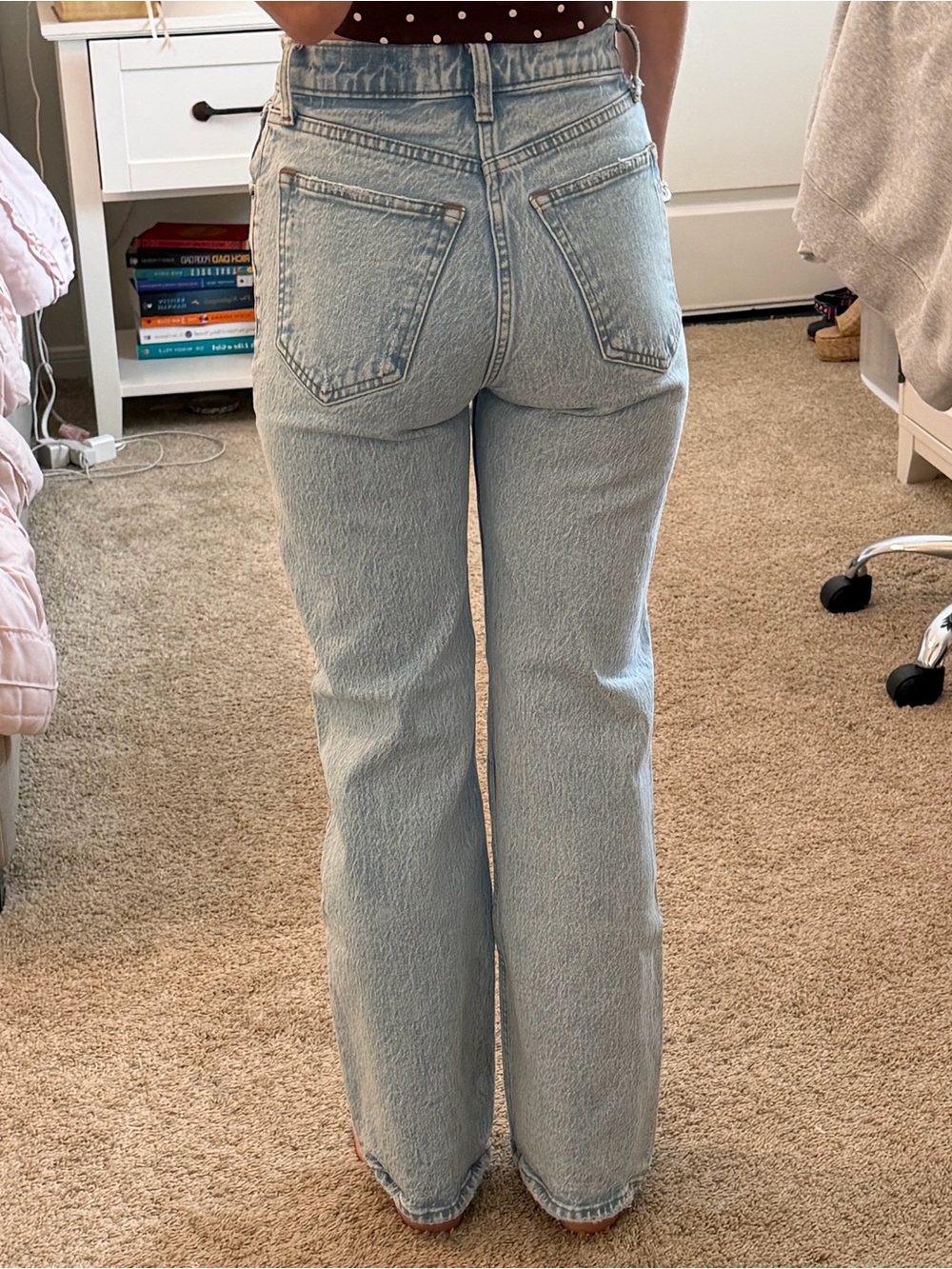 Abercrombie & Fitch — 90s Relaxed High Rise Jeans - Picture 4 of 4
